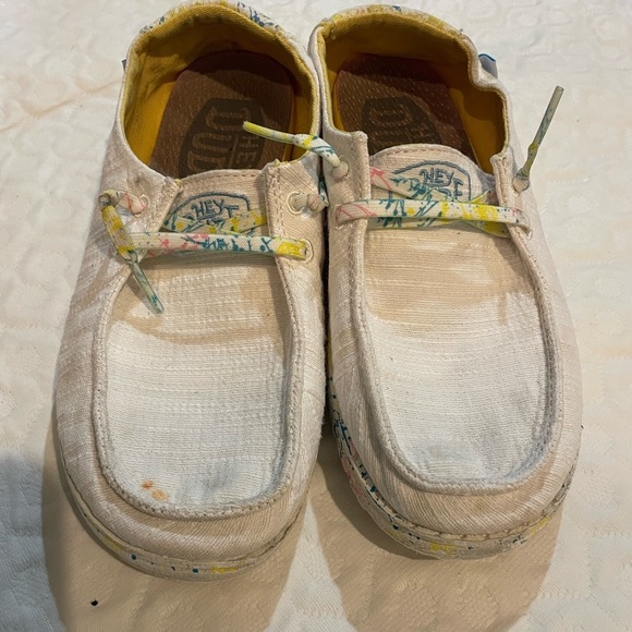 (2) Hey Dude Wendy Youth 3 Sugar Vibe Linen Cotton Candy Shoes Bundle Fair Cond. - Picture 2 of 13